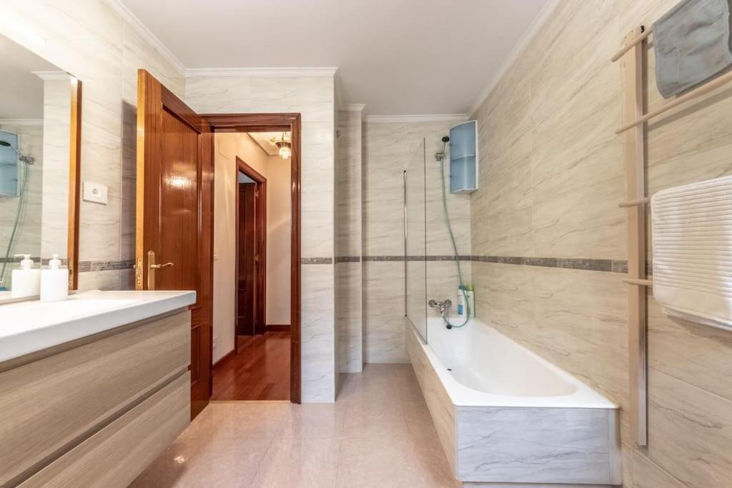 Acogedor Piso En Santurtzi .Parking Privado Apartment Екстериор снимка